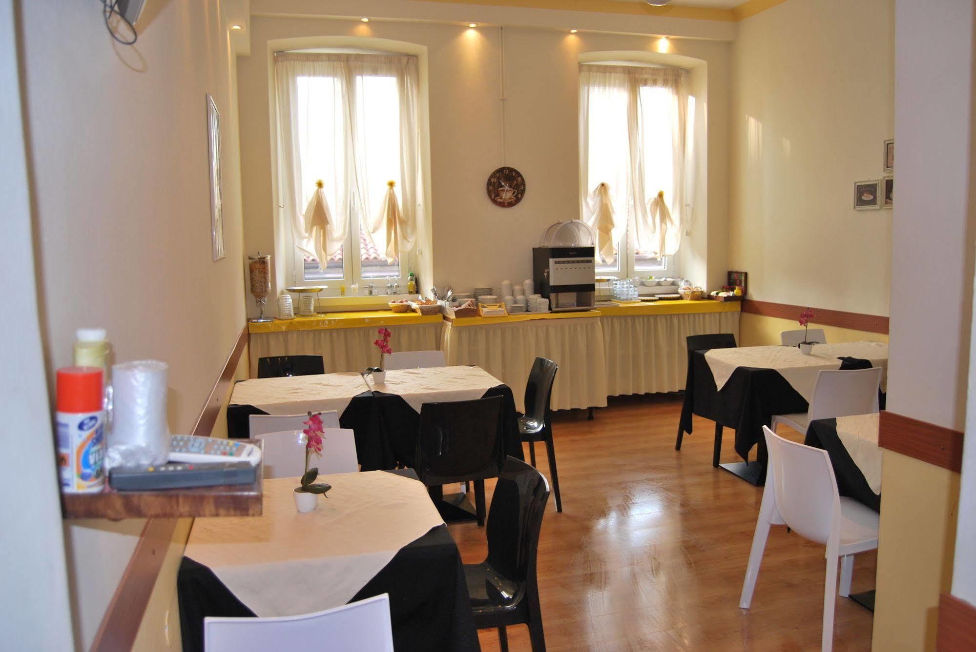 Hotel Alabarda Trieste Exterior photo